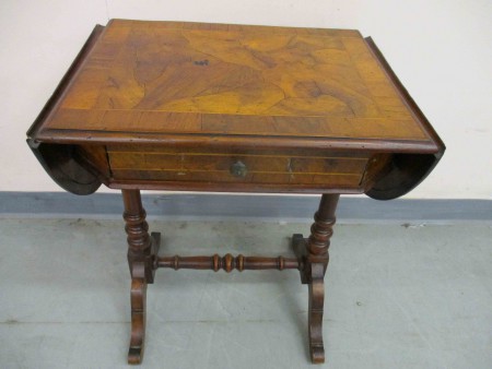 6666-Stolek orech se supletem  43 x 56 cm V - 67 cm  -  PRODANO